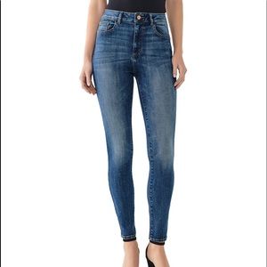 DL1961 Farrow High Rise Instaslim Turner size 32